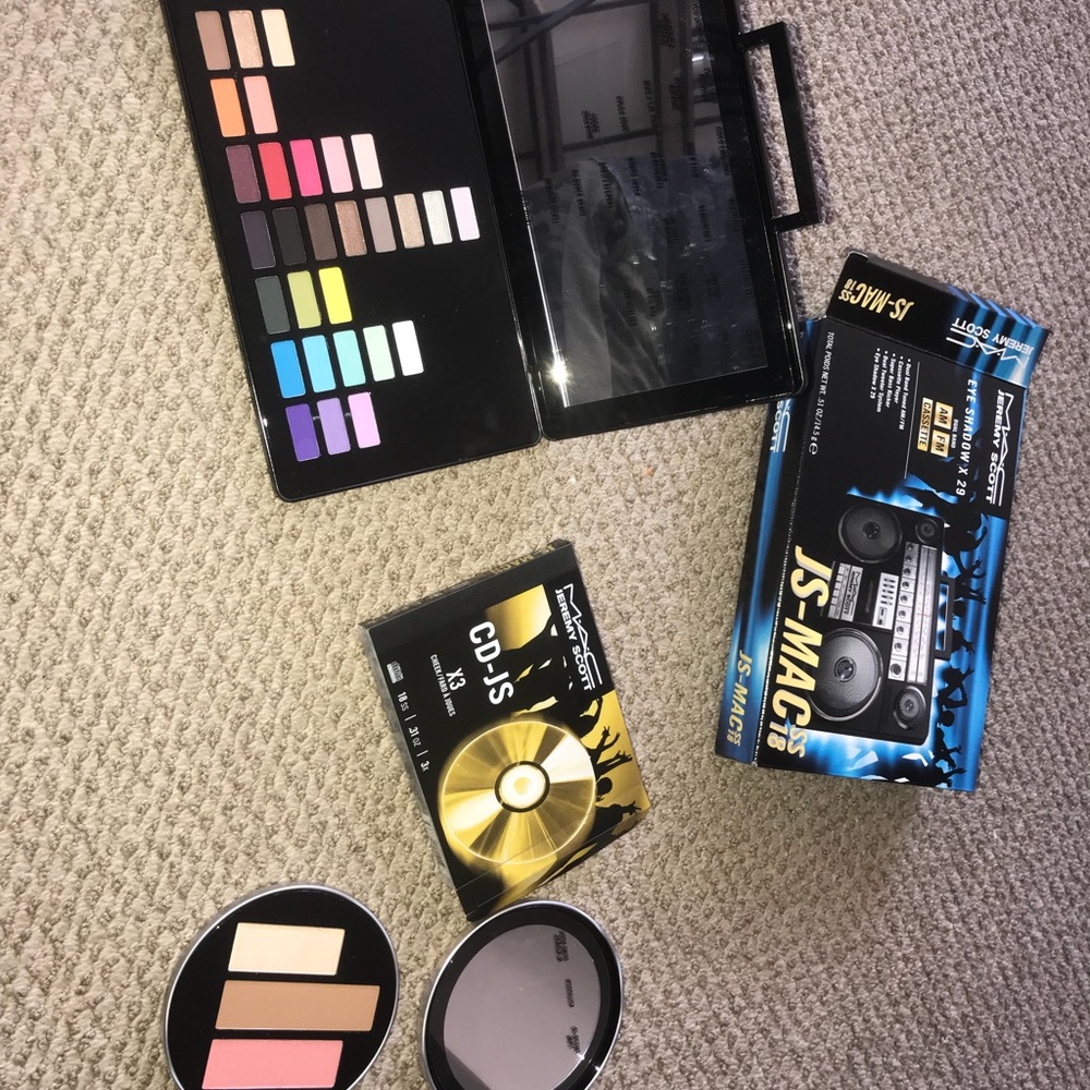 Mac cosmetics makeup bundle